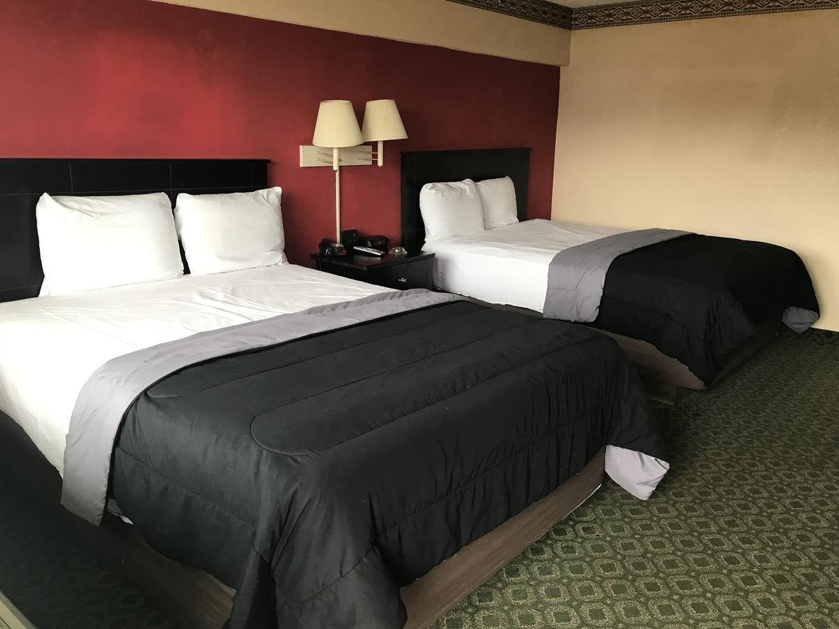 Red Carpet & Atlantic Motel