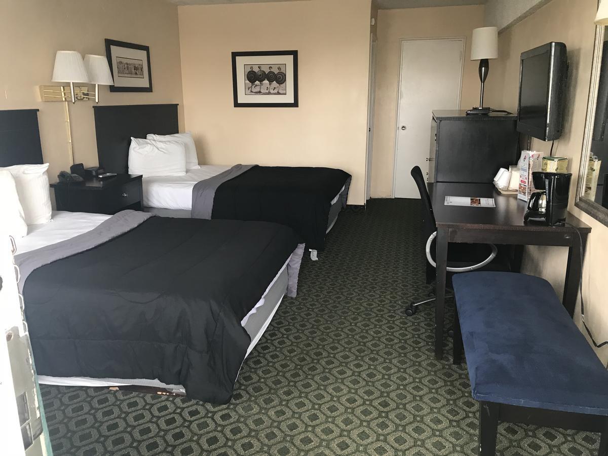 Motel Red Carpet & Atlantic
