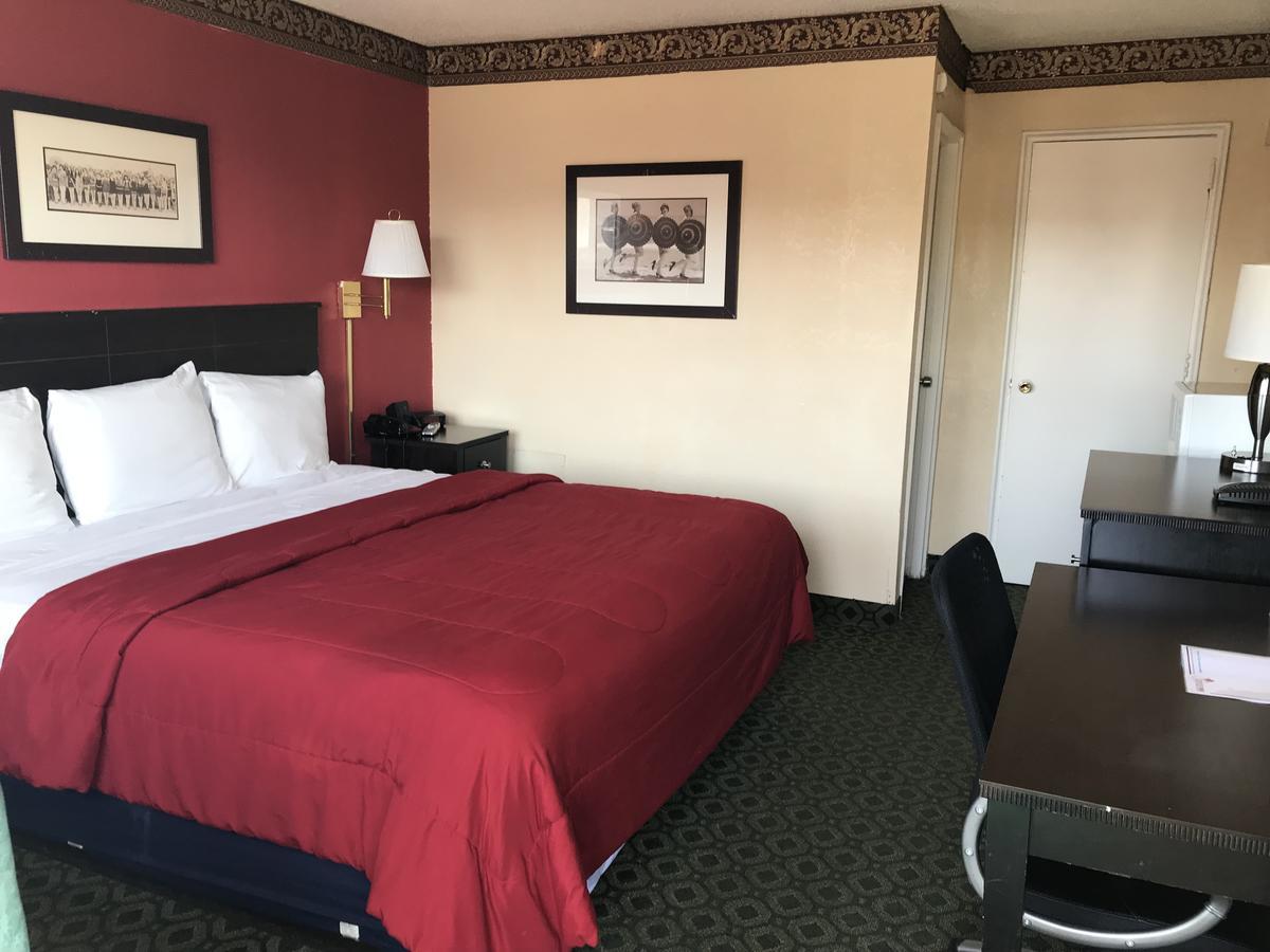 Red Carpet & Atlantic Motel