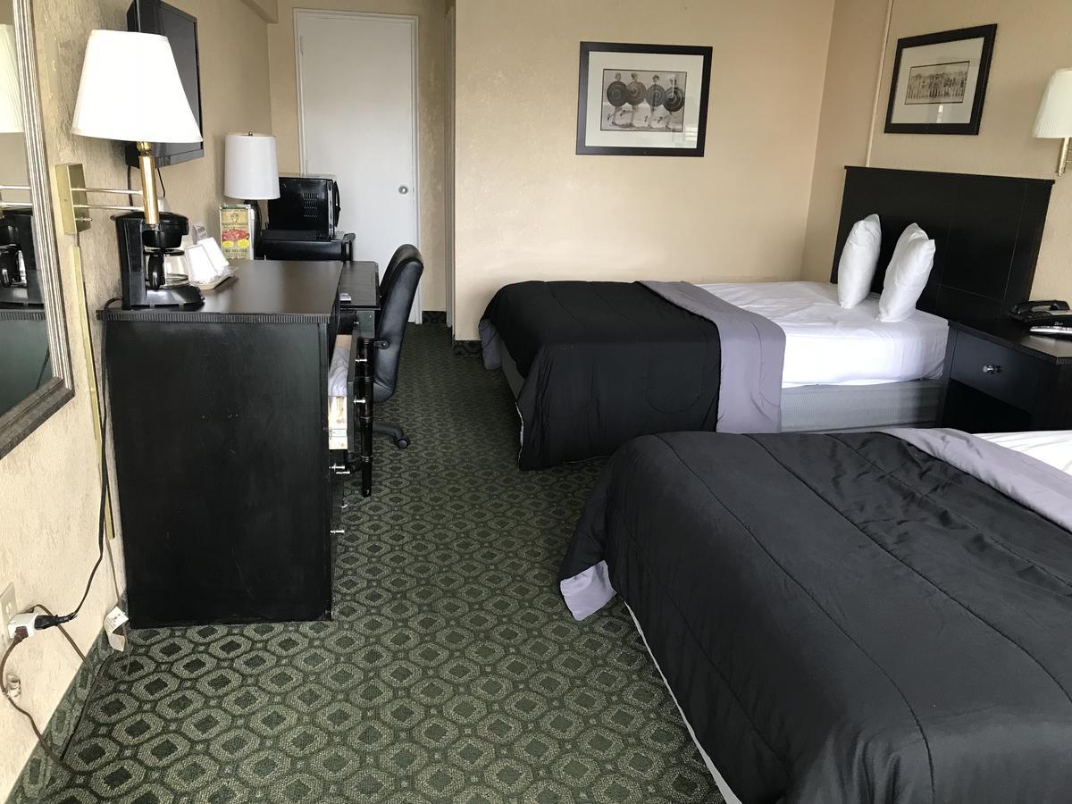 Motel Red Carpet & Atlantic